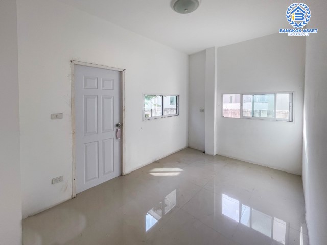 *****บ้านเดี่ยวมือสอง ม.แพลทฟอร์มออคิดพาร์ค บางนา-ตราด หลังมุม เนื้อที่ 67.3 ตร.ว. ฟังก์ชัน 3 ห้องนอน 2 ห้องน้ำ 2 ที่จอด บนทำเลเดินทางสะดวก เชื่อมต่อถนนบางนา-ตราด เข้าเมืองสะดวก ใกล้จุดขึ้นทางด่วน "บูรพาวิถี"